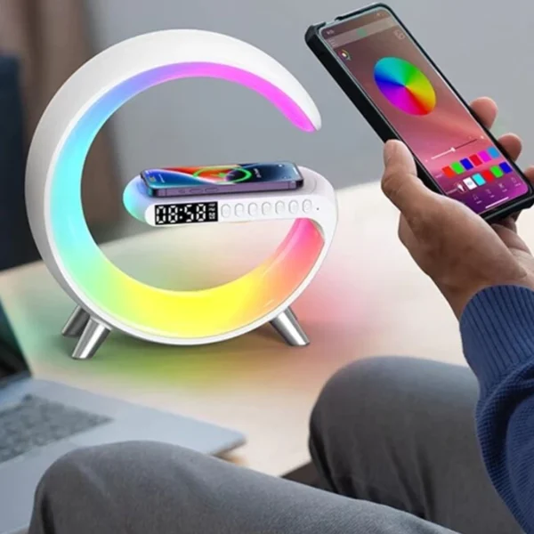 Luminária Relógio Com Formato De G-Speaker Caixa De Som E Carregamento Por Indução - Imagem 4